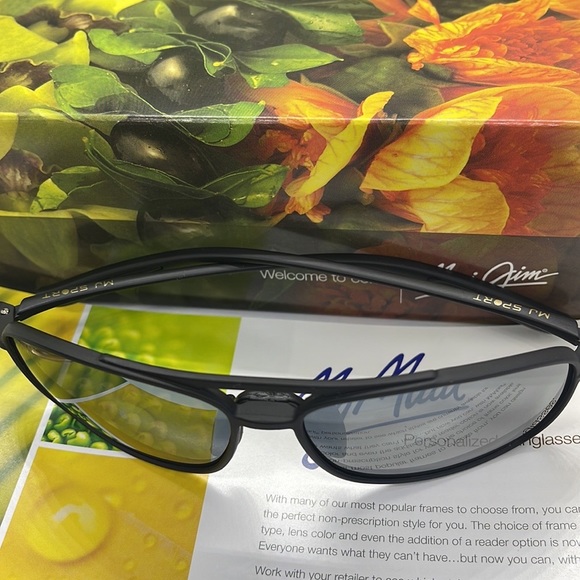 BNIB Maui Jim Sport MJ 437 Black w Silver Mirror Polarized Unisex style - Picture 3 of 10